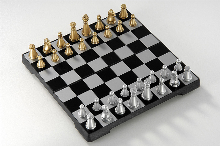 Magnetic Folding Chess