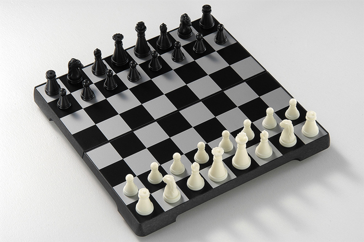 Magnetic Folding Chess