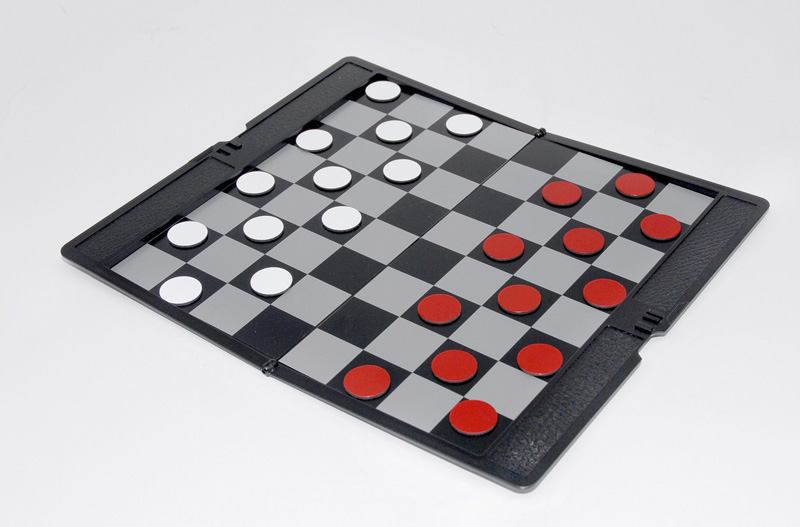 Magnetic Folding Checkers